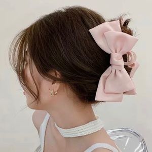 Pink bow hair clip